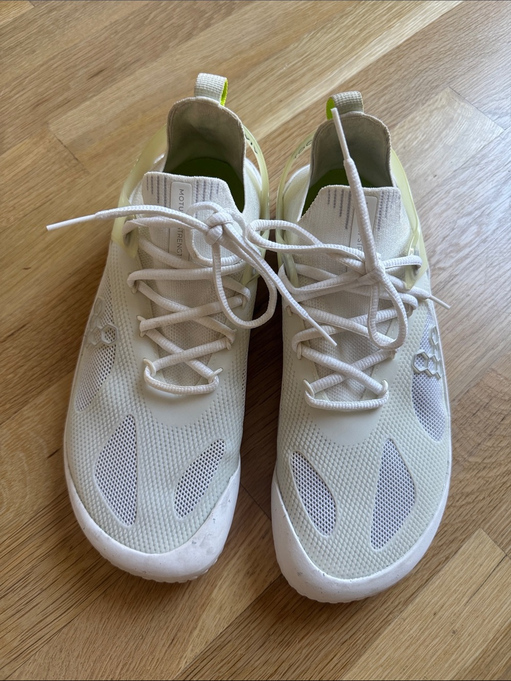 Vivobarefoot Womens White Primus Lite Knit Road-Running Shoes 39